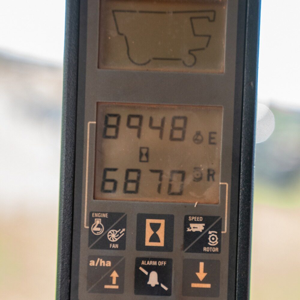 Cosechadora Case IH Axial-Flow 2399 4x2 fija dual con monitor — foto 4 de 4