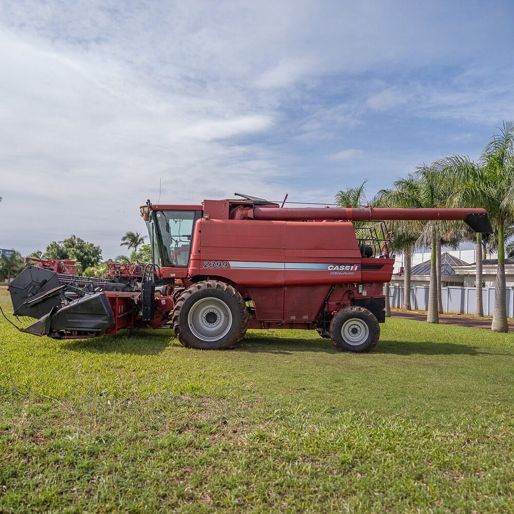 Cosechadora Case IH Axial-Flow 2399 4x2 fija dual con monitor — foto 3 de 4