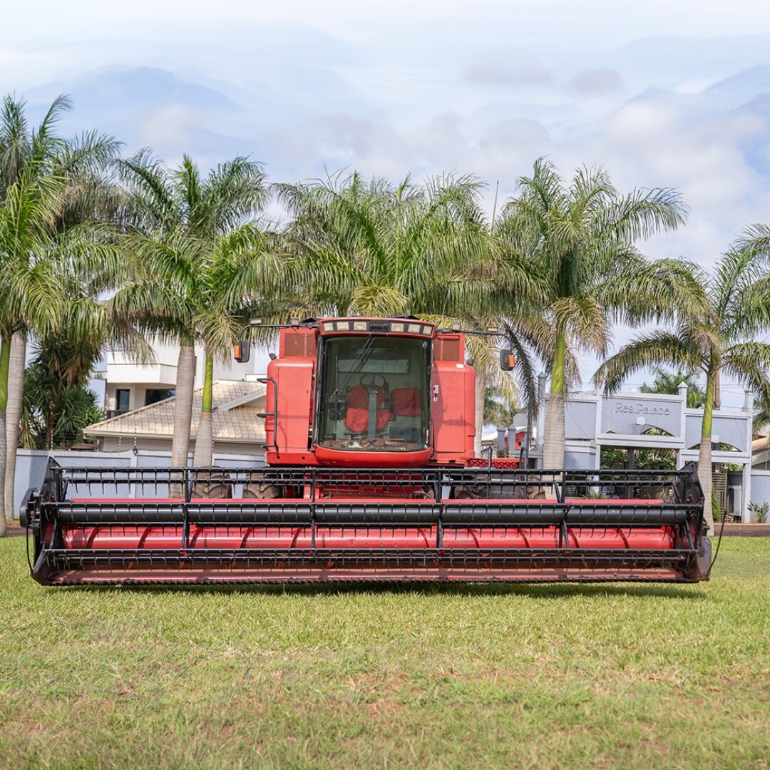 Cosechadora Case IH Axial-Flow 2399 2008 4x2 fija dual con cabezal Case IH 25 pies 2011 — foto 1 de 4