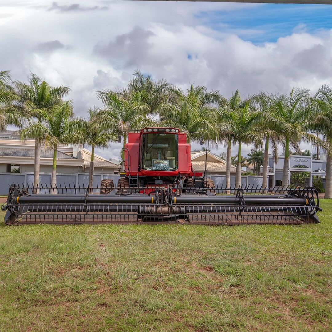 Cosechadora Case IH 2799 2012 con cabezal Macdon 35 Pies 2014 — foto 1 de 8
