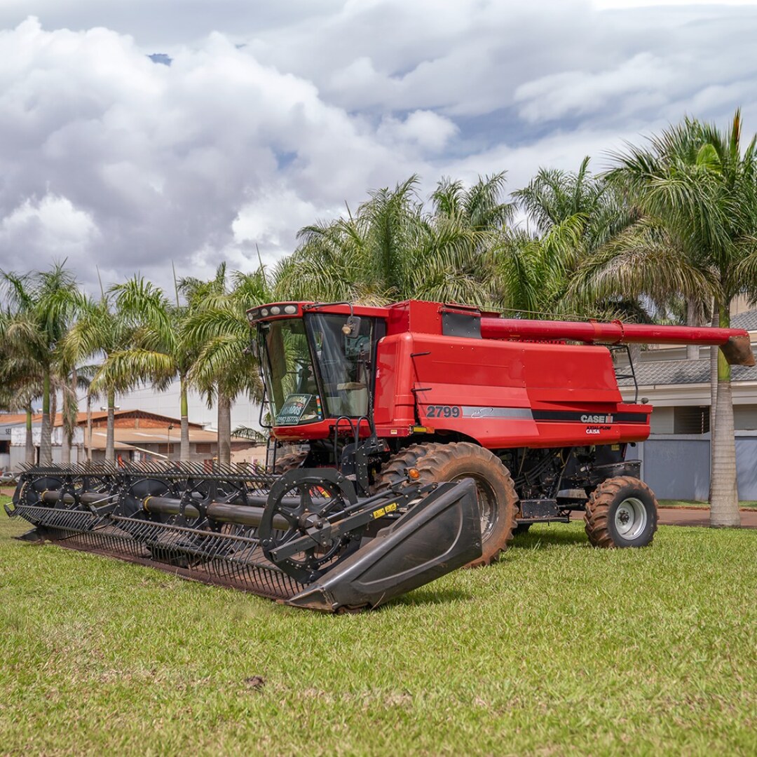 Cosechadora Case IH 2799 2012 con cabezal Macdon 35 Pies 2014 — foto 4 de 8