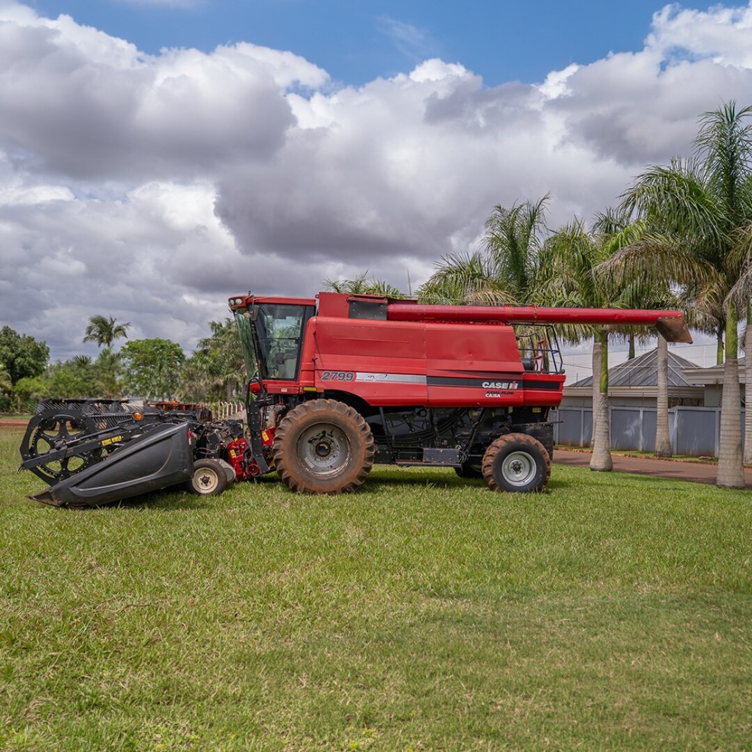 Cosechadora Case IH 2799 2012 con cabezal Macdon 35 Pies 2014 — foto 8 de 8