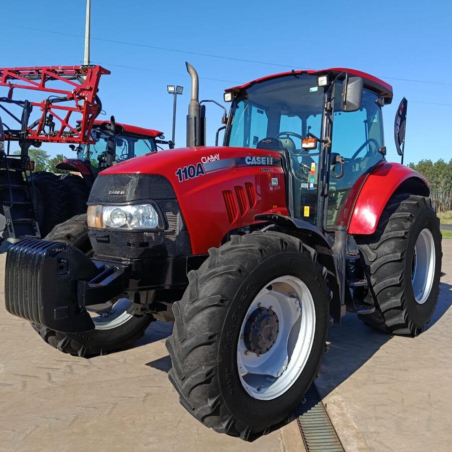 Tractor Case IH Farmall 110A 16x16 — foto 2 de 3