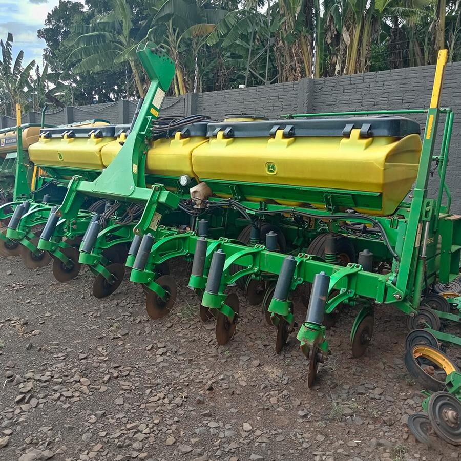 Sembradora John Deere 2113 13x45 — foto 1 de 4