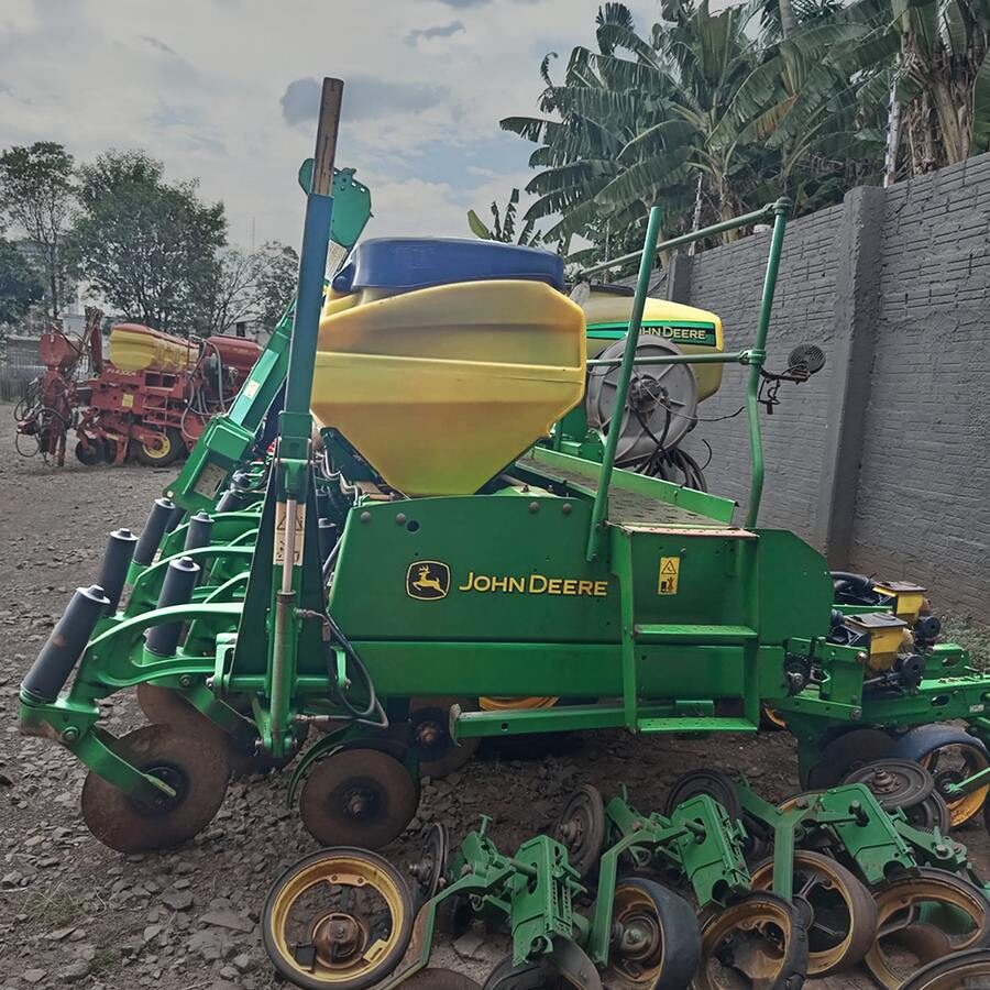 Sembradora John Deere 2113 13x45 — foto 3 de 4
