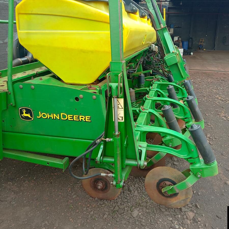 Sembradora John Deere 2113 13x45 — foto 4 de 4