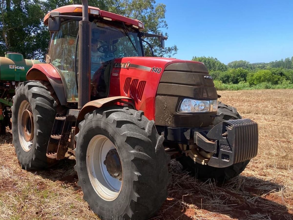 Tractor Case IH Puma 140 con piloto — foto 1 de 6