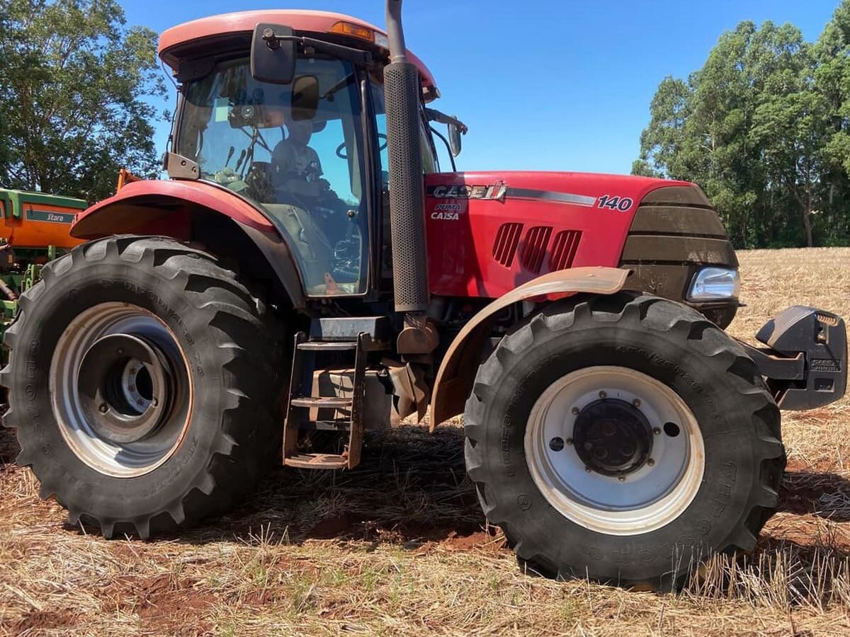 Tractor Case IH Puma 140 con piloto — foto 2 de 6