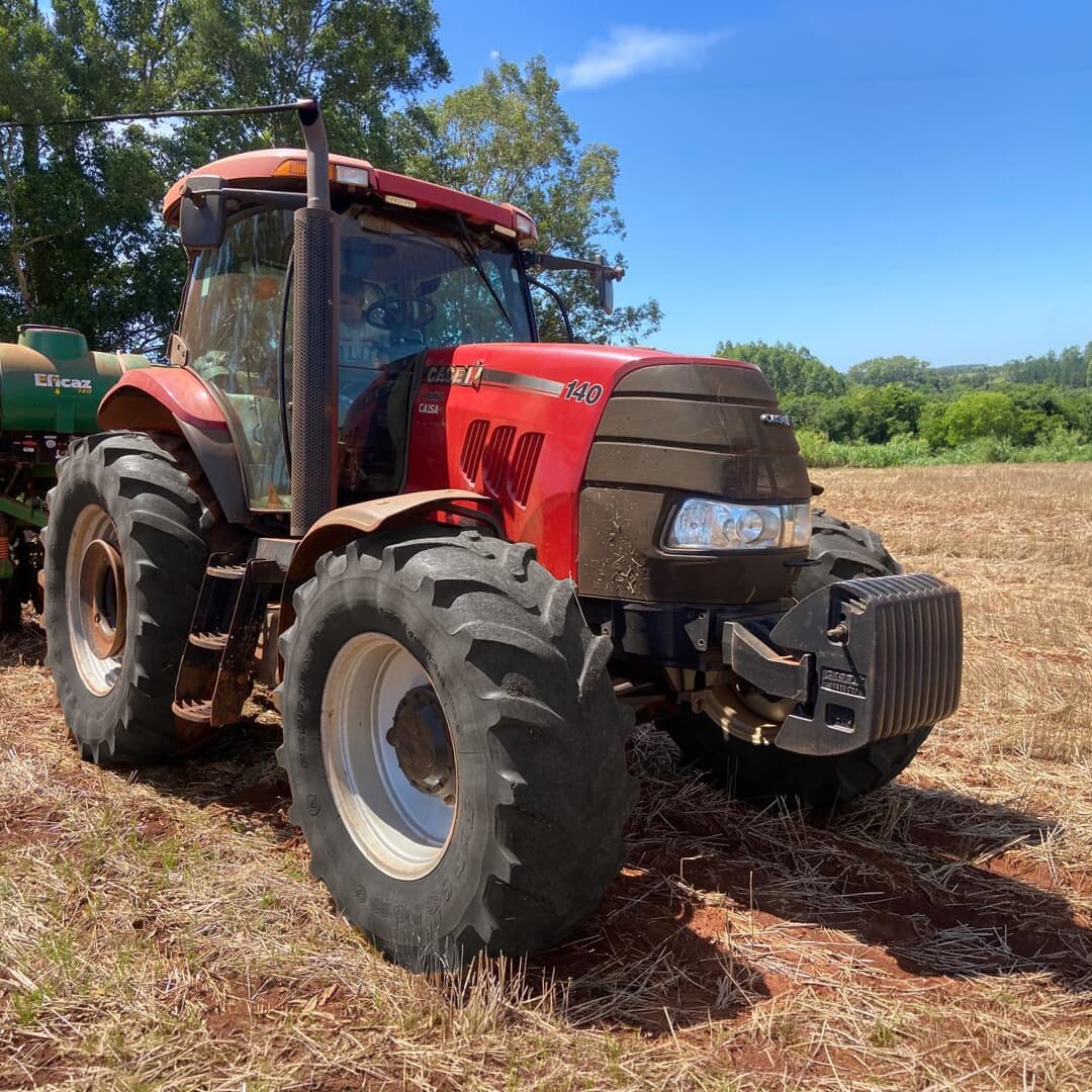 Tractor Case IH Puma 140 con piloto — foto 1 de 7